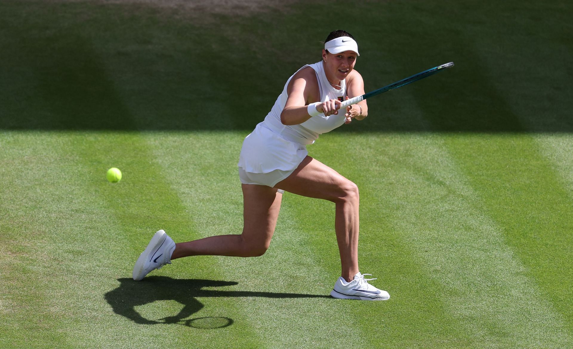 Amanda Anisimova with her Wilsdon racket at the 2025 Wimbledon. (Source. Getty)